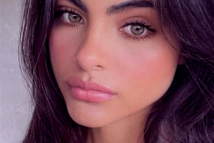 Lillian, 38, a brunette green-eyed european companion based in Kideksha. Offering Massage, Girlfriend Experience, Striptease. Available for incall and outcal...