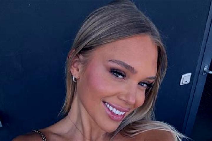Lillian, 38, a brunette grey-eyed indian companion based in Vinez. Offering Party Girl, Girlfriend Experience, Overnight, CIM. Available for incall and outca...