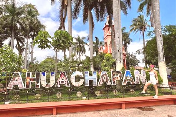 Lillian, 38 — Escort in Ahuachapan, El Salvador