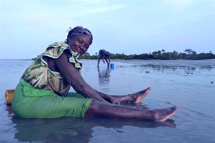Lillian, 38 — Escort in Bakadagy, Gambia