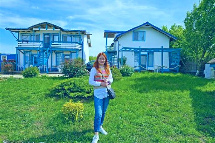 Lillian, 38 — Escort in Corbu, Romania