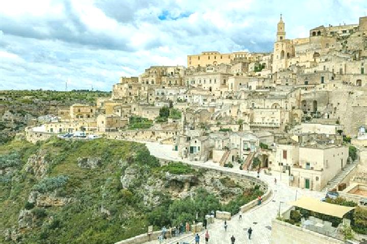Lillian, 38 — Escort in Matera, Italy