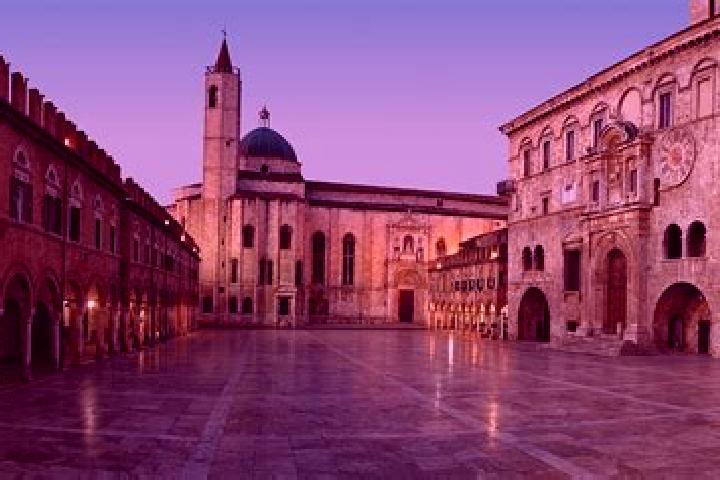 Lillian, 38 — Escort in Sant Angelo in Lizzola, Italy