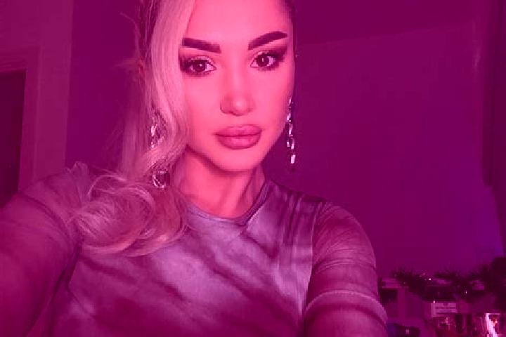 Lillian, 39, a blonde amber-eyed caucasian companion based in Potosi. Offering GFE, Couples, Travel Companion. Available for incall and outcall, day and even...