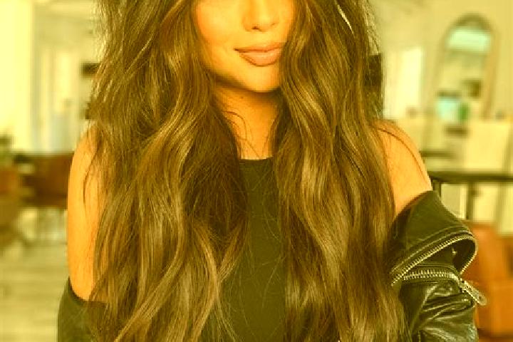 Lillian, 39, a brunette dark-eyed caucasian companion based in Phaweni. Offering OWO, Duos, Fetish. Available for incall and outcall, day and evening dates.