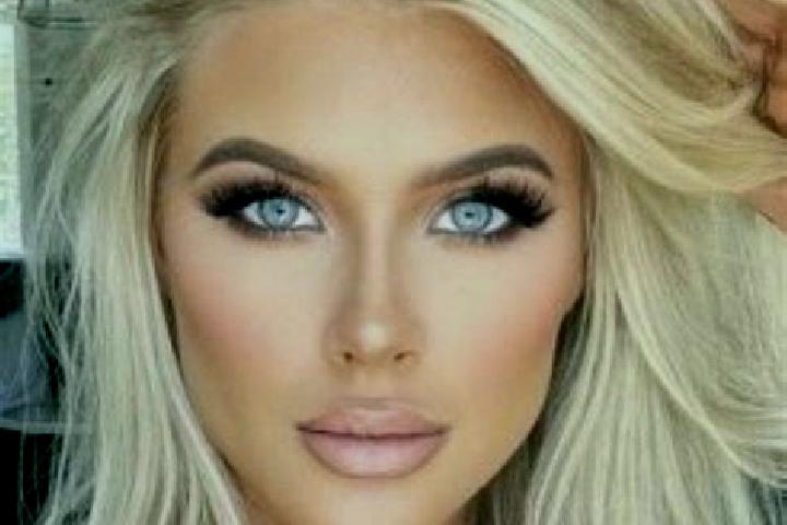 Lillian, 39, a platinum blonde green-eyed mixed companion based in Vara de Rey. Offering CIM, Erotic Massage, Tantra, Couples. Available for incall and outca...