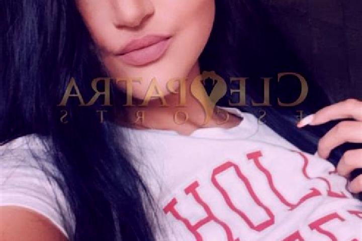 Lillian, 39, a red dark-eyed asian companion based in Marki. Offering GFE, Fetish, Tantra, Domination. Available for incall and outcall, overnight bookings a...