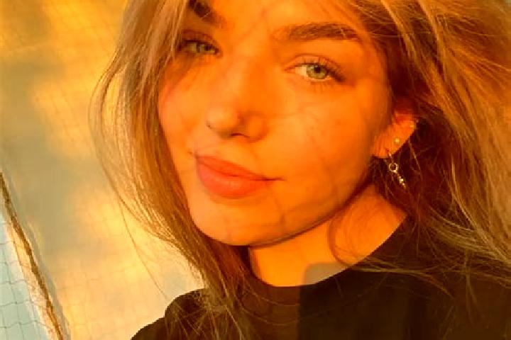 Lillian, 39 — Escort in Fibis, Romania