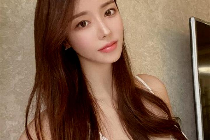 Lillian, 39 — Escort in Guzhu, China
