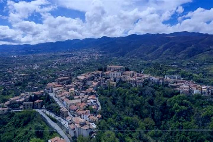 Lillian, 39 — Escort in Soveria Mannelli, Italy