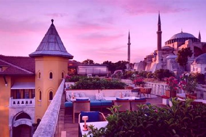 Lillian, 39 — Escort in Sultanahmet, Turkey