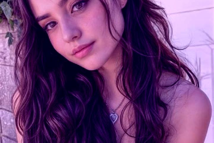 Lily, 20, a blonde hazel-eyed latina companion based in Naraina. Offering Striptease, Prostate Massage, Duos. Available for incall and outcall, day and eveni...