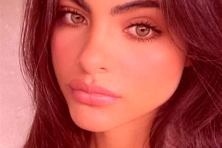 Lily, 20, a brunette green-eyed mediterranean companion based in Fraccionamiento Arboledas. Offering Tantra, CIM, Massage, Erotic Massage, Overnight. Availab...