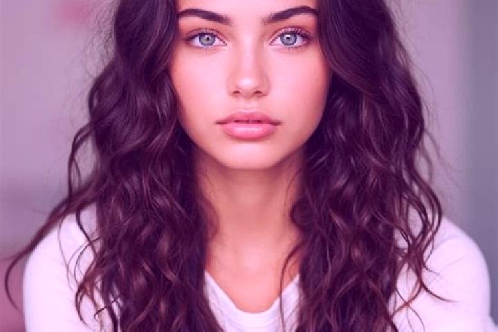 Lily, 20, a chestnut amber-eyed mediterranean companion based in Cebolla. Offering Erotic Massage, A-Level, CIM. Available for incall and outcall, day and ev...