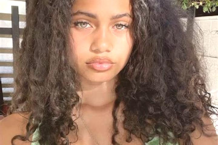 Lily, 20, a chestnut green-eyed mixed companion based in Damaneh. Offering Duos, Party Girl, Couples. Available for incall and outcall, day and evening dates.