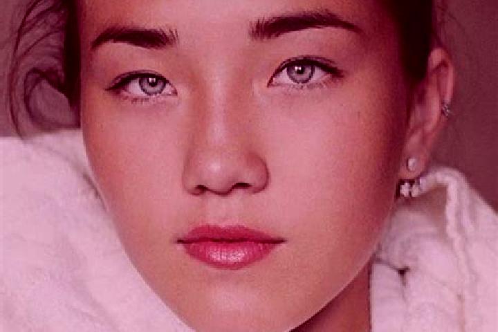 Lily, 20, a chestnut grey-eyed caucasian companion based in Kema. Offering Massage, GFE, Travel Companion, Striptease, Overnight. Available for incall and ou...