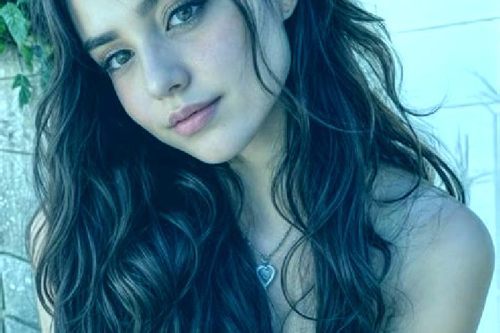 Lily, 20, a red hazel-eyed caucasian companion based in Barbadillo del Pez. Offering Massage, Travel Companion, Striptease, Deep French Kissing. Available fo...