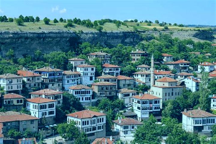 Lily, 20 — Escort in Karakuyu, Turkey
