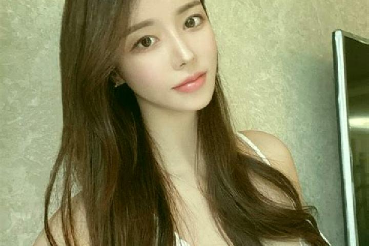 Lily, 20 — Escort in Oslavice, Czech Republic