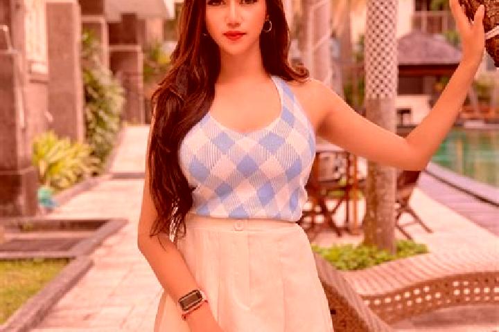 Lily, 20 — Escort in Taccipi, Indonesia