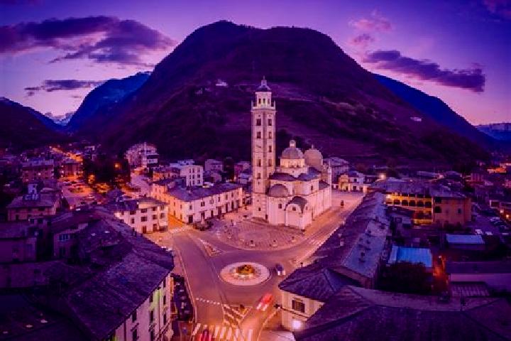 Lily, 20 — Escort in Tirano, Italy