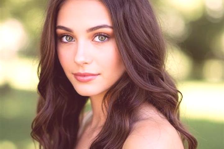 Lily, 21, a brunette hazel-eyed european companion based in Capacho Nuevo. Offering Massage, Travel Companion, OWO. Available for incall and outcall, day and...