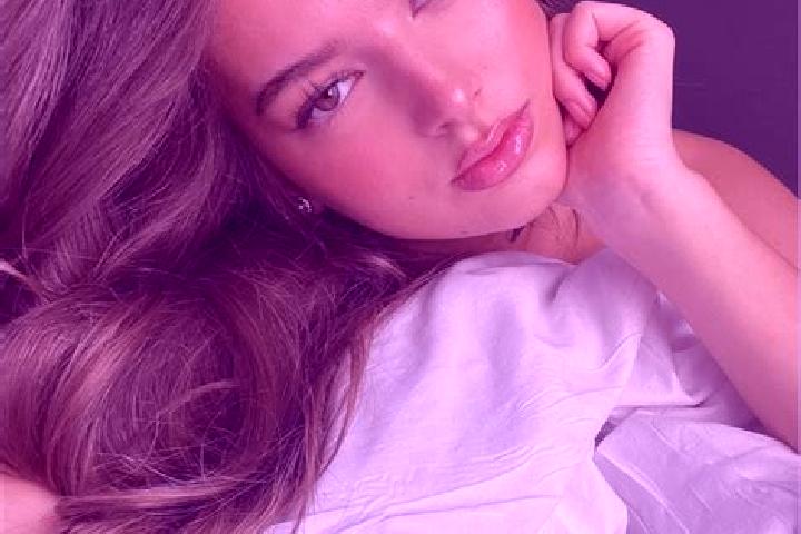 Lily, 21, a chestnut hazel-eyed european companion based in Dayr al Hatab. Offering Travel Companion, CIM, Erotic Massage, Duos. Available for incall and out...