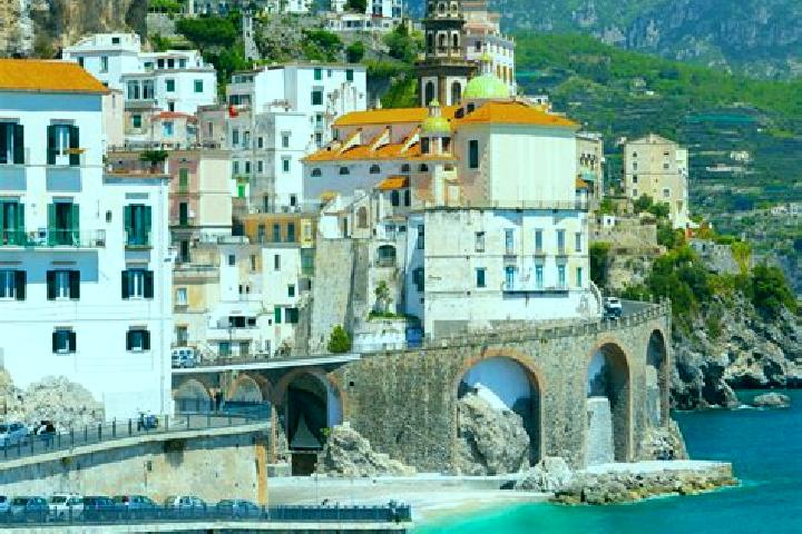 Lily, 21 — Escort in Cuorgne, Italy