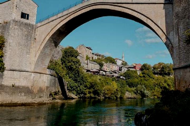 Lily, 21 — Escort in Foca, Bosnia and Herzegovina