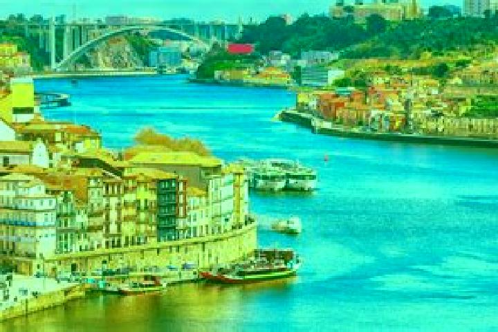 Lily, 21 — Escort in Foz do Douro, Portugal