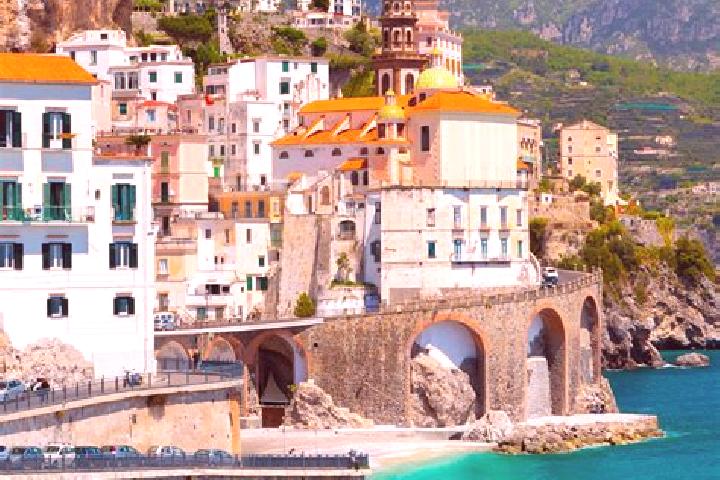 Lily, 21 — Escort in Frinco, Italy