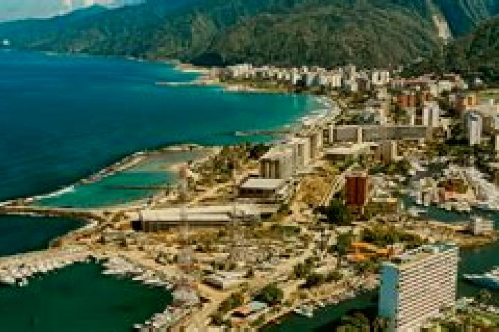 Lily, 21 — Escort in La Guaira, Venezuela