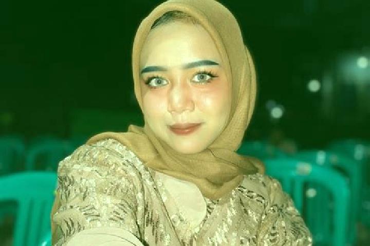 Lily, 21 — Escort in Nangah Pinoh, Indonesia