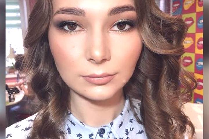 Lily, 21 — Escort in Rezh, Russia