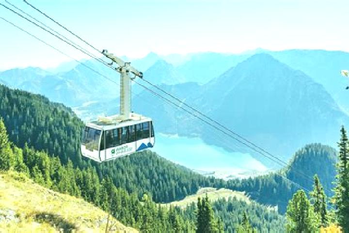 Lily, 21 — Escort in Steeg, Austria