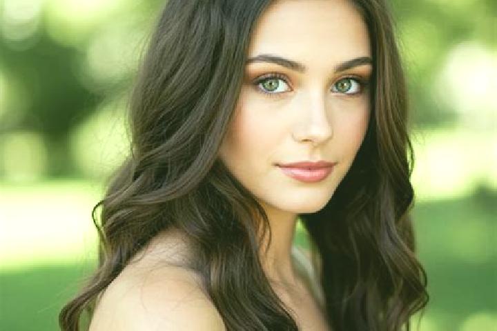 Lily, 22, a brunette hazel-eyed caucasian companion based in Serra do Navio. Offering Dinner Date, Tantra, Massage. Available for incall and outcall, day and...