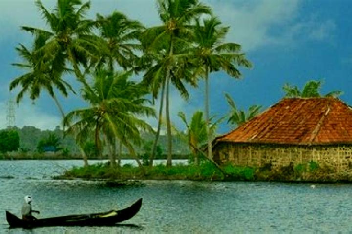 Lily, 22 — Escort in Kumbalangy, India