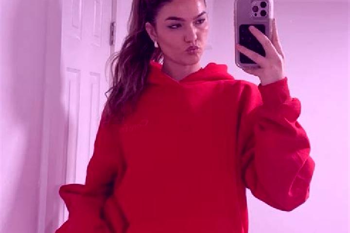 Lily, 22 — Escort in Red Chute, United States