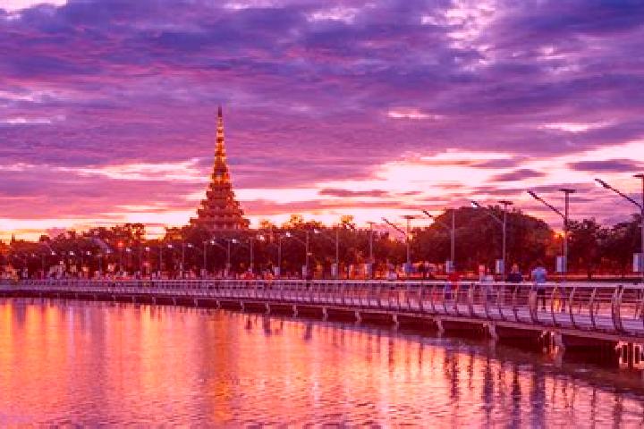 Lily, 22 — Escort in Si Chomphu, Thailand