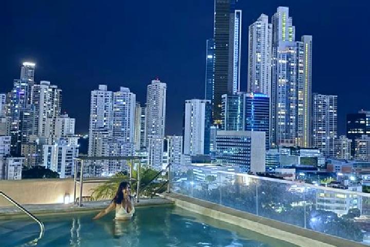 Lily, 22 — Escort in Valle Rico, Panama