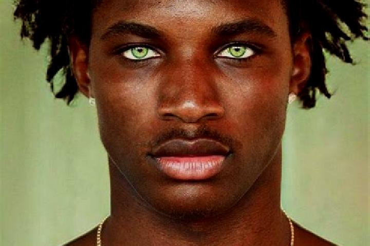 Lily, 23, a black green-eyed ebony companion based in Polican. Offering Dinner Date, BDSM, A-Level, Party Girl, Erotic Massage. Available for incall and outc...