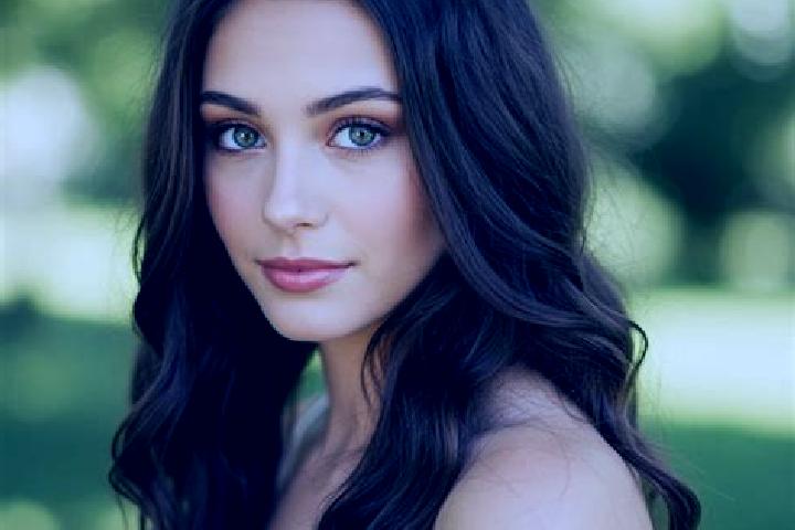 Lily, 23, a chestnut hazel-eyed caucasian companion based in Tlogo. Offering Girlfriend Experience, Massage, Prostate Massage. Available for incall and outca...
