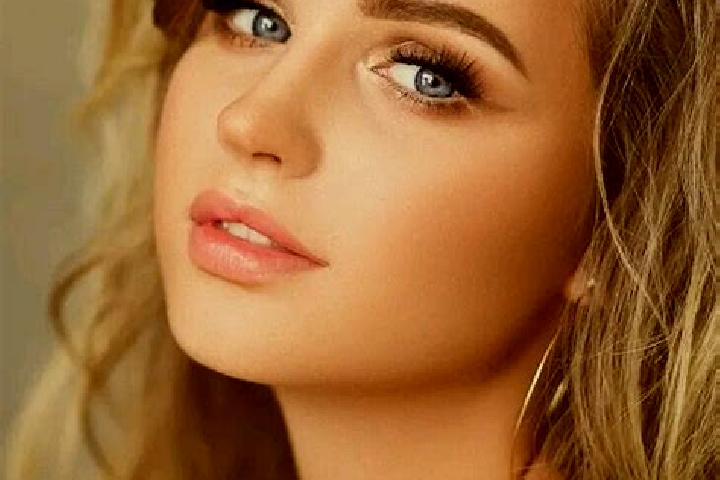Lily, 23, a dark blonde blue-eyed caribbean companion based in Mavrodin. Offering CIM, 69, Striptease. Available for incall and outcall, day and evening dates.