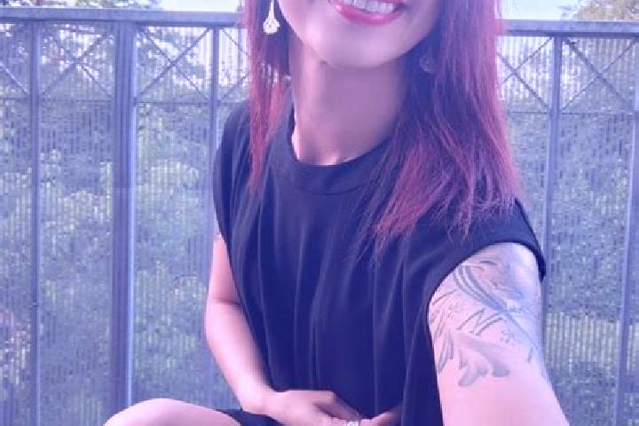 Lily, 23 — Escort in Mours-Saint-Eusebe, France