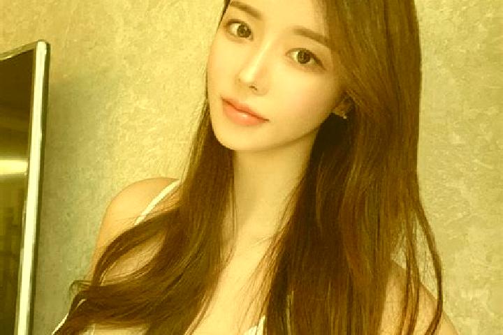 Lily, 23 — Escort in Pingqiao, China