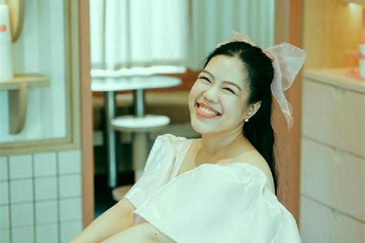 Lily, 23 — Escort in Ronglong, China