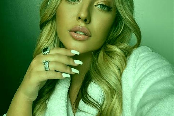 Lily, 23 — Escort in Yazykovo, Russia