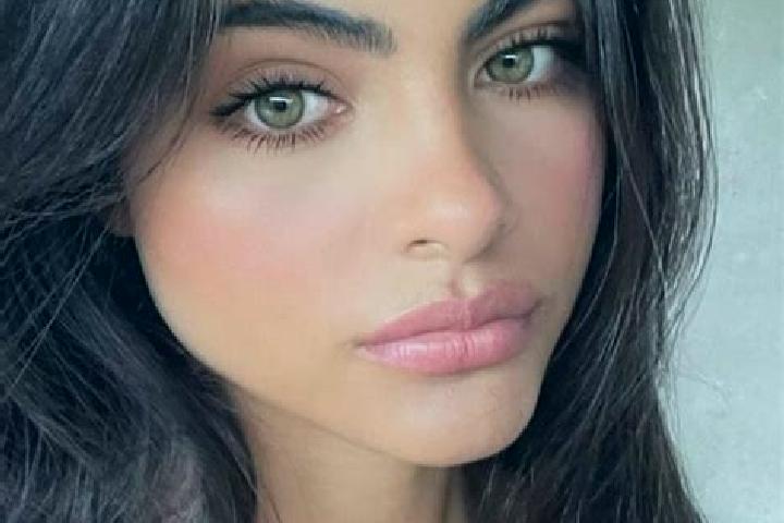 Lily, 24, a brunette grey-eyed indian companion based in Hythe. Offering Girlfriend Experience, CIM, Tantra. Available for incall and outcall, day and evenin...