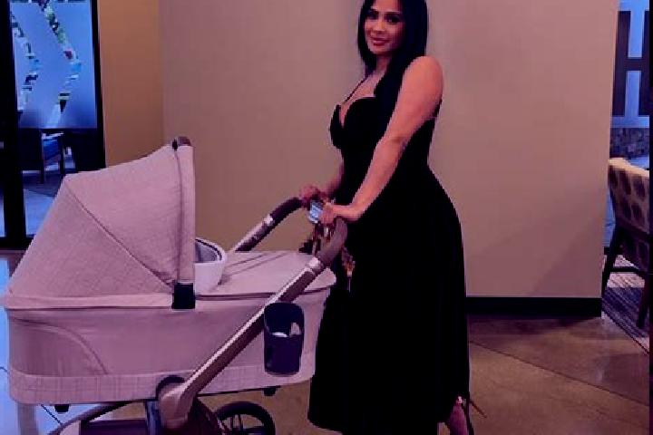 Lily, 24, a brunette grey-eyed latina companion based in Lopera. Offering Couples, Striptease, GFE. Available for incall and outcall, overnight bookings avai...