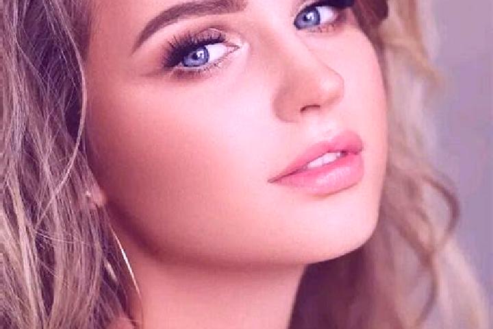 Lily, 24, a dark blonde blue-eyed mediterranean companion based in Aspern. Offering Dinner Date, BDSM, Erotic Massage. Available for incall and outcall, day ...
